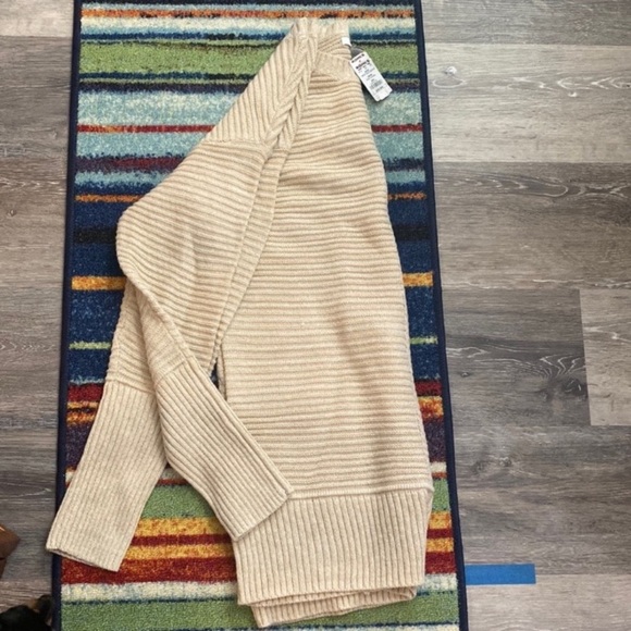 Nine West NWT cream colored sweater with gold thread - Picture 3 of 12